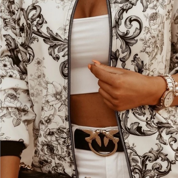 Casual But Sleek Spring/Summer Jackets - Picture 3 of 3